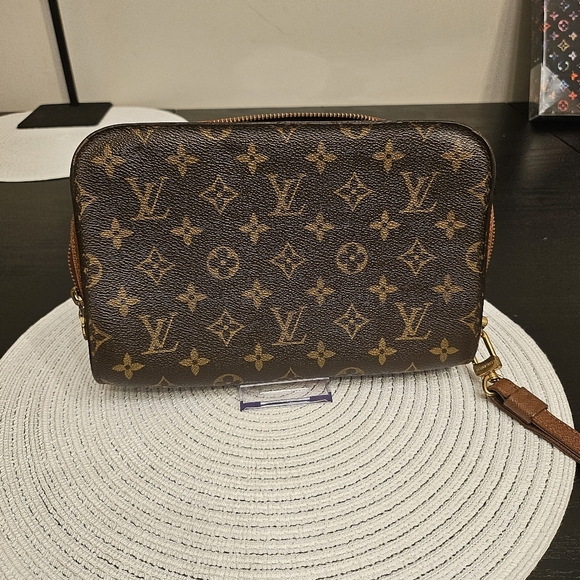 Louis Vuitton Brown Monogram Clutch - Original Strap - Picture 2 of 15